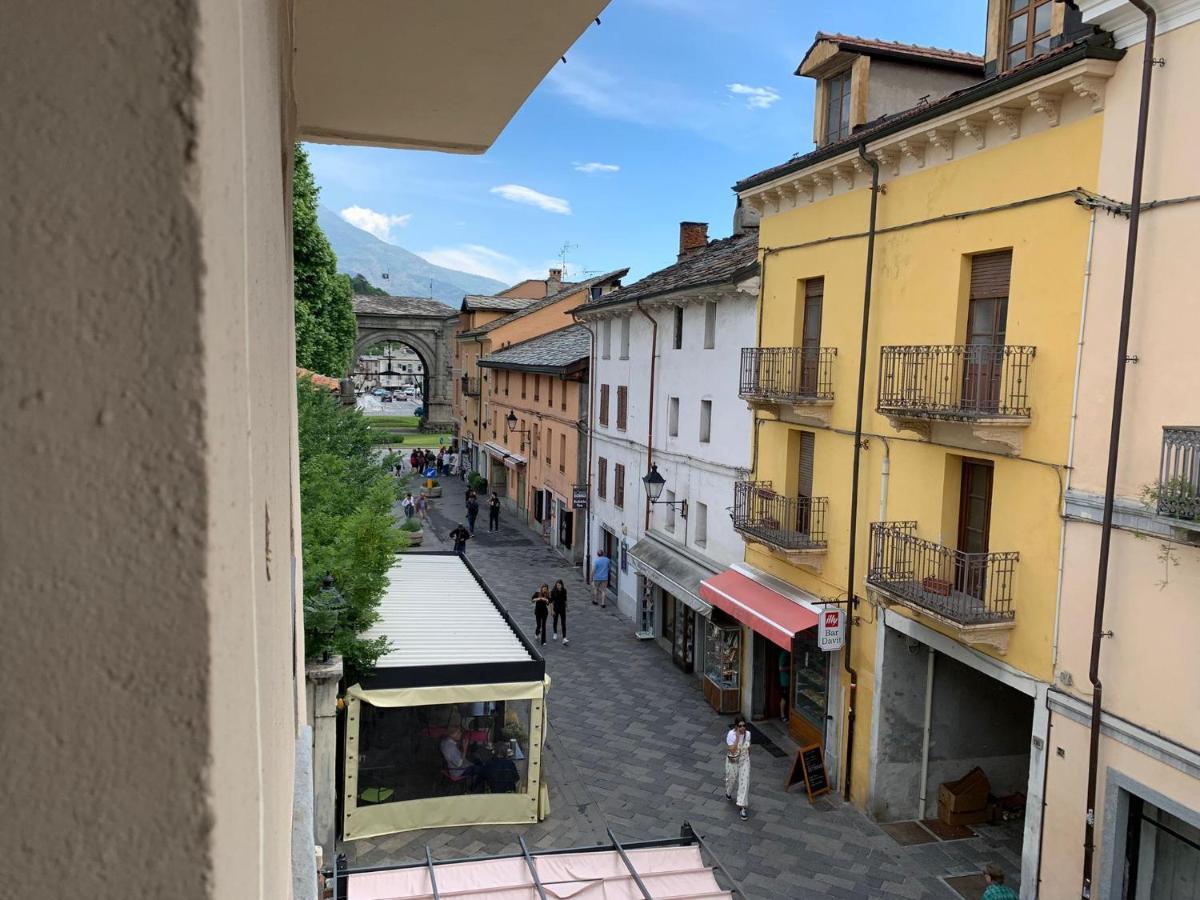 Casa Di Marzi Lejlighed Aosta Eksteriør billede
